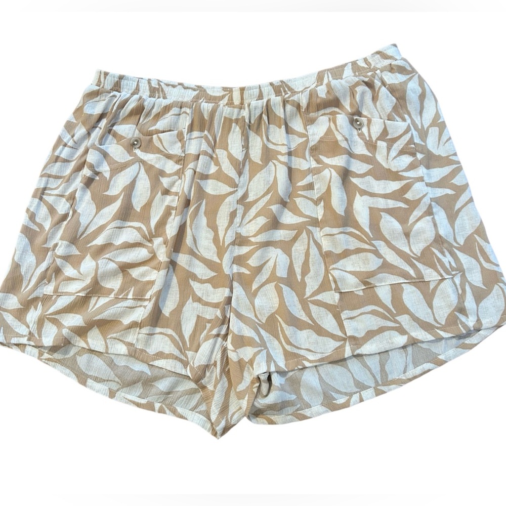 Torrid 2 High Rise Gauze Cargo Shorts Beige Leaf 5” EUC